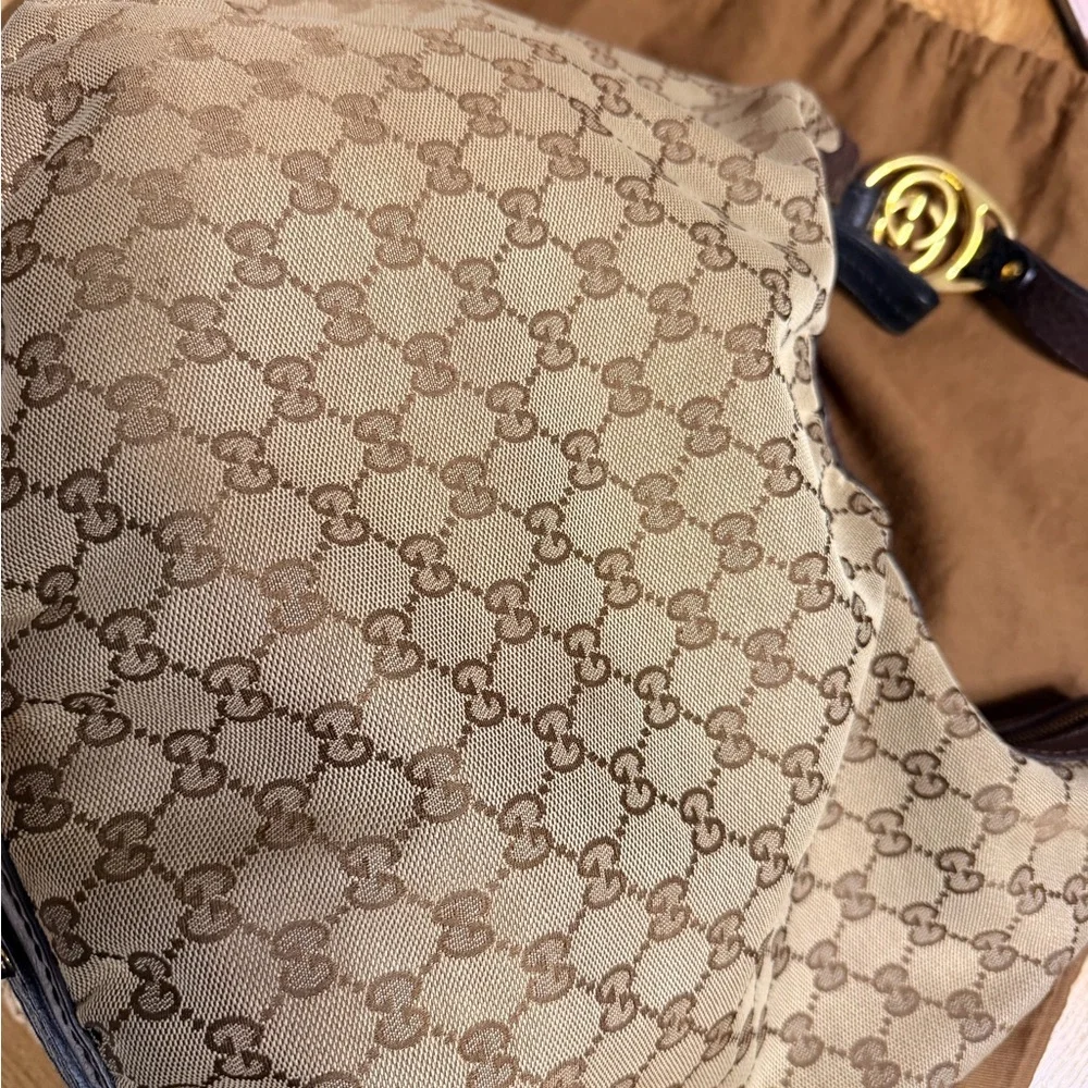 Gucci Tan Patterned Hobo Bag! Pristine condition!